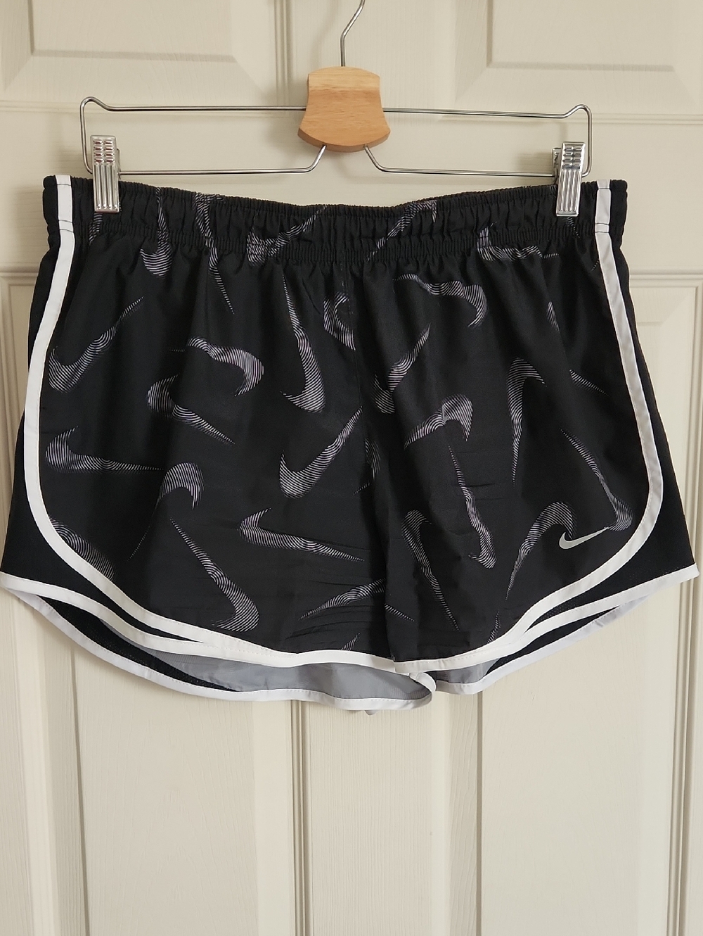 Ladies Black Nike Athletic Shorts Size XL